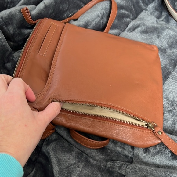 Crossbody Bag- NWOT - Christmas gift just too small - Picture 3 of 4